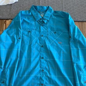 Mens XL under around heat gear button down